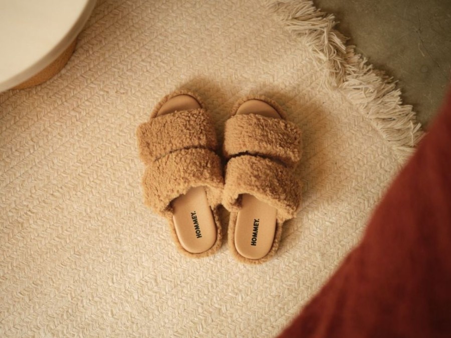 Socks & Slides Hommey | Willow Slide - Brown | Adjustable, Cosy, Vegan Platform Slippers Tan